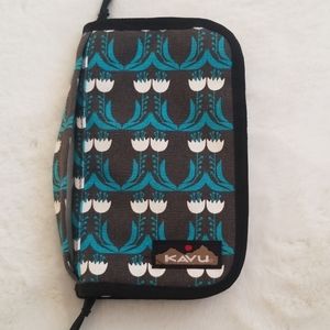 Kavu wallet clutch